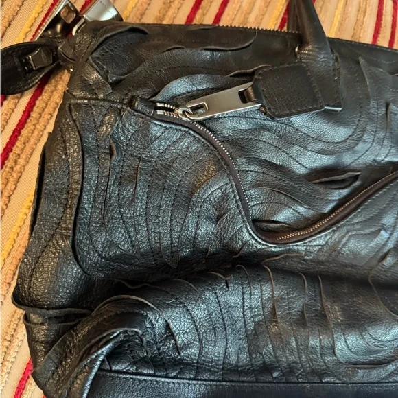 Marc Jacobs Black Laser Cut Wave Satchel Handbag - Picture 3 of 11